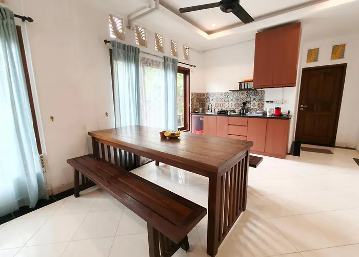 Astina Garden - Tropical & Cozy House In Affittacamere Uluwatu